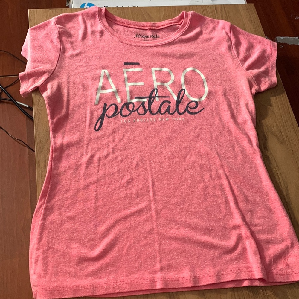 Large pink Aeropostale shirt in great condition
